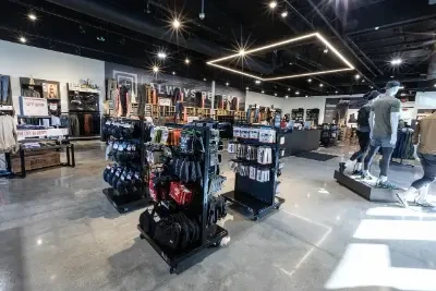 511 Tactical Store with Open Floorplan 